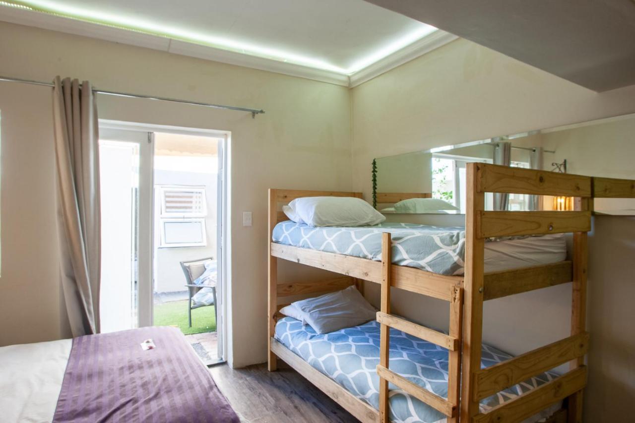 Group - 22 Sleeper Helderberg